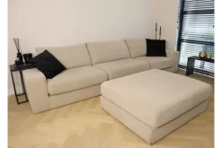 Rechte Banken-Be Inspired Bank Napels