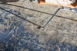 Vloerkleden-Louis de Poortere Vloerkleed Abyss Blue 8629 Mad Men Cracks |