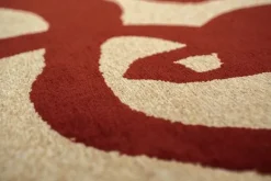 Vloerkleden-Louis de Poortere Vloerkleed Imperial Red 9847 Ribbon |