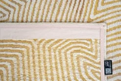 Vloerkleden-Louis de Poortere Vloerkleed Yellow Hippy 9799 Coral |